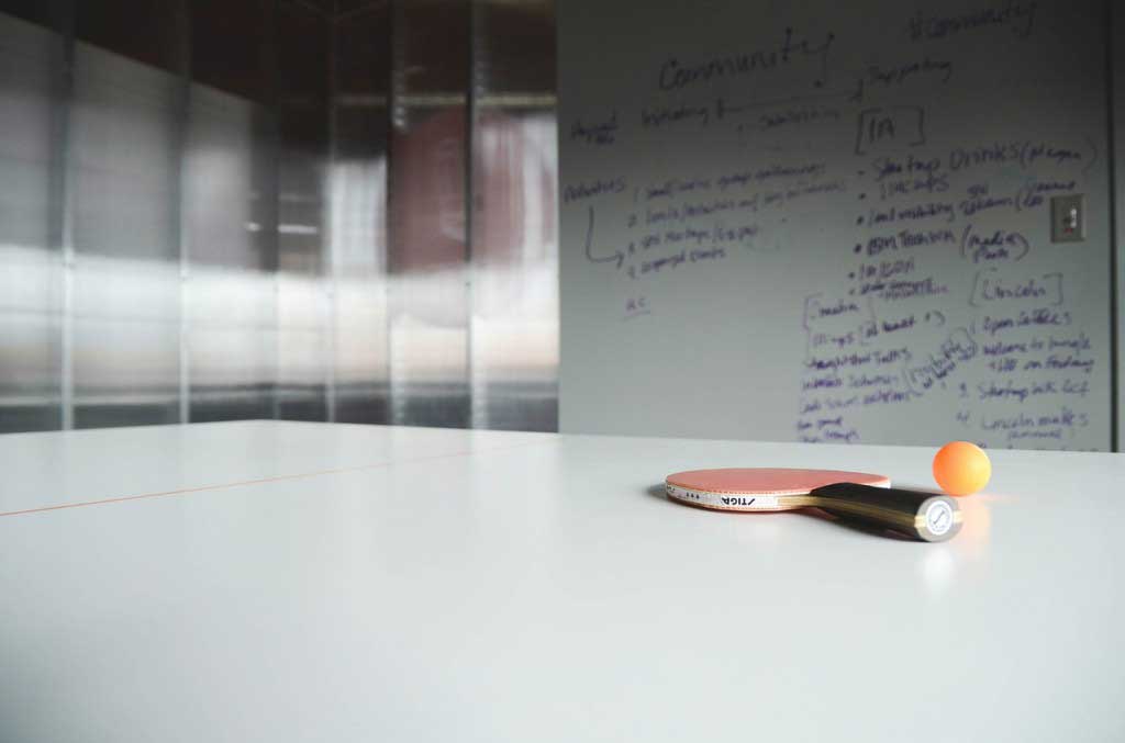 Advantages & Disadvantages of Working for a Startup -white board
