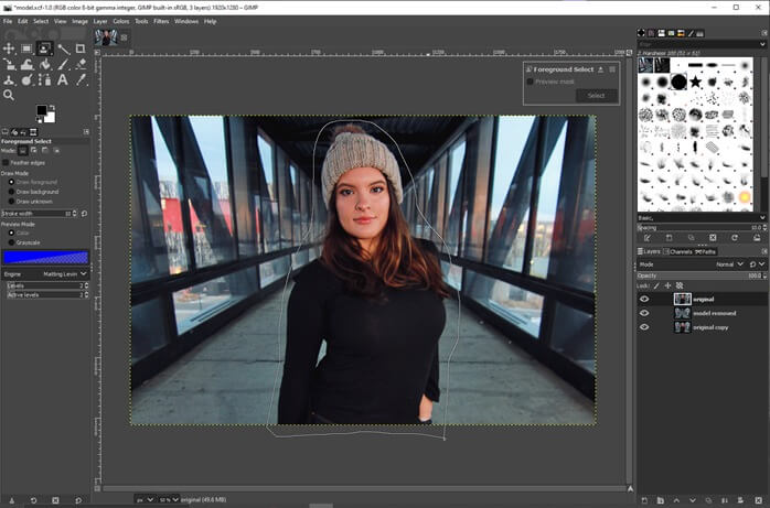 GIMP blur background output 13