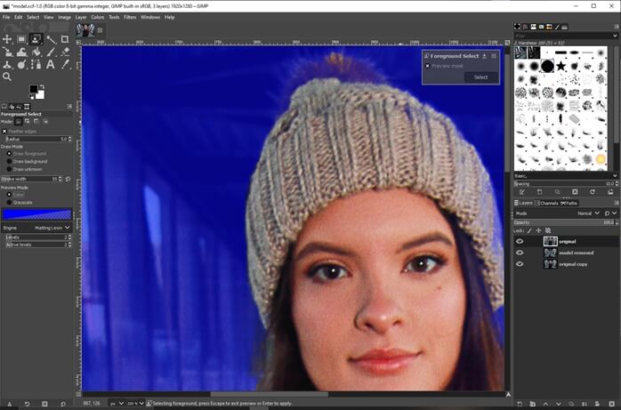GIMP blur background output 16