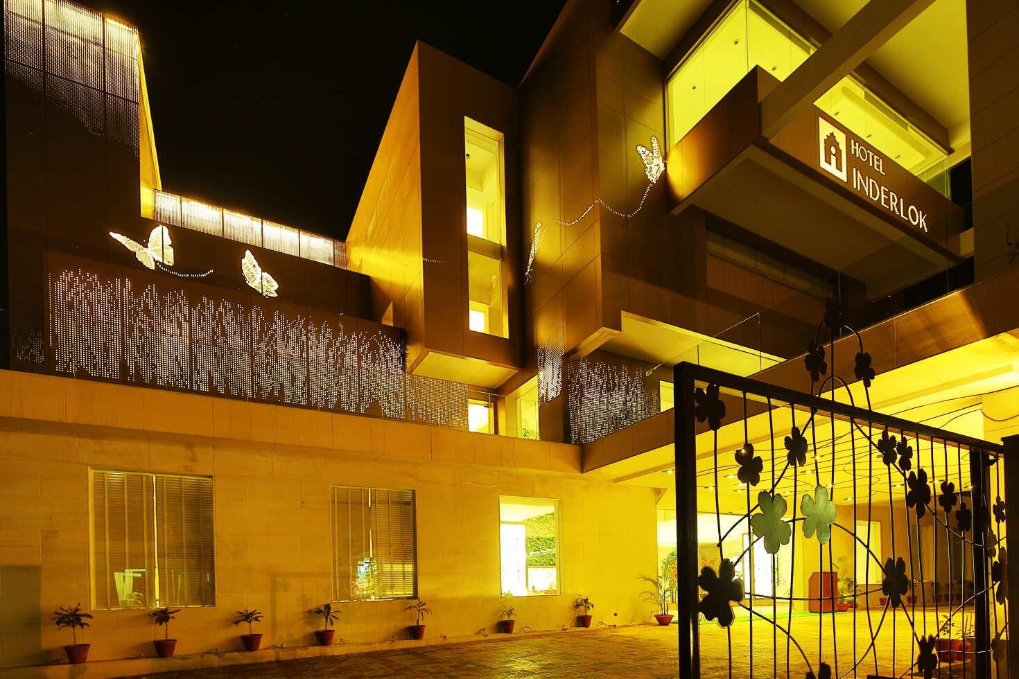 Hotels in Dehradun-inderlok hotel